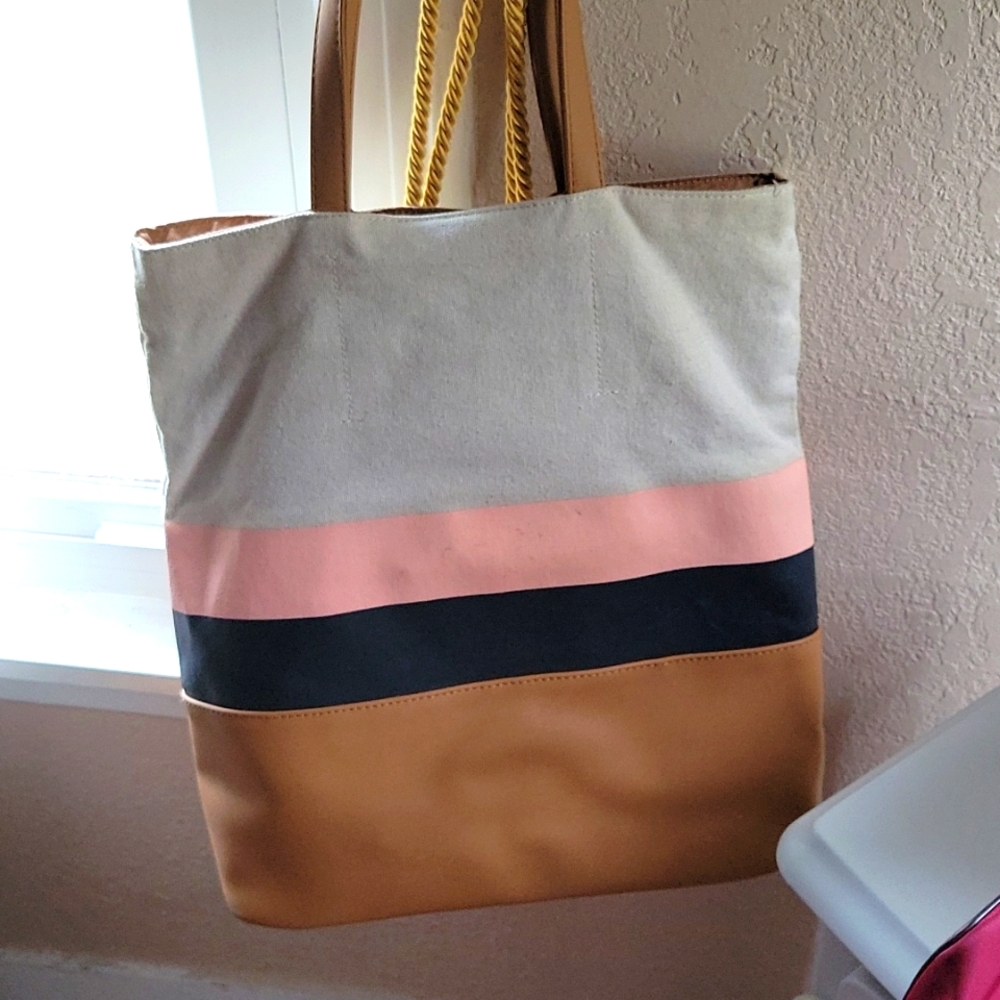 Tote - Picture 2 of 2